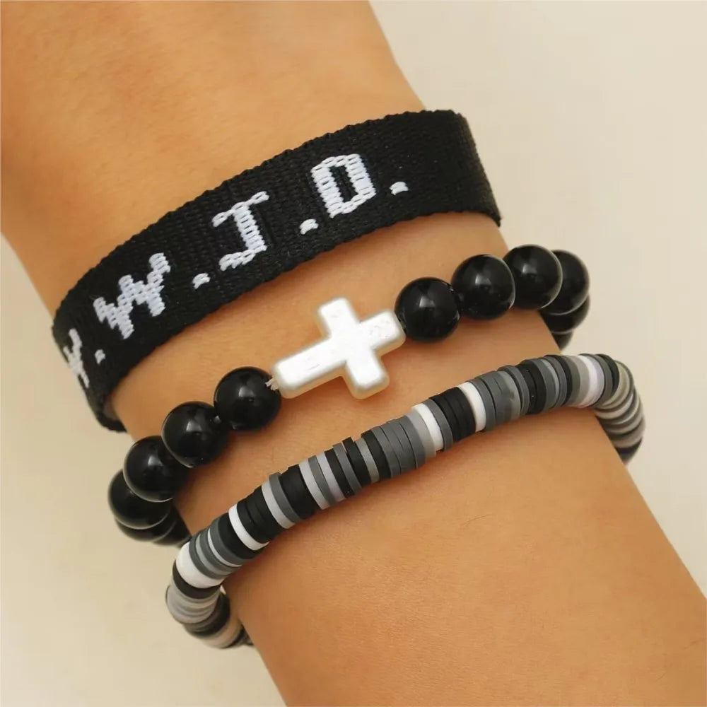 Pulsera con dije de cruz